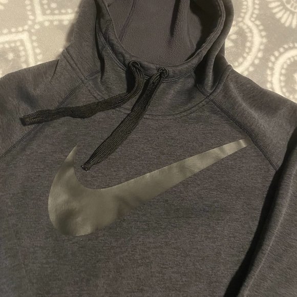 Boys Medium bundle- Nike black sweatshirt and Columbia brown fleece - Picture 3 of 11